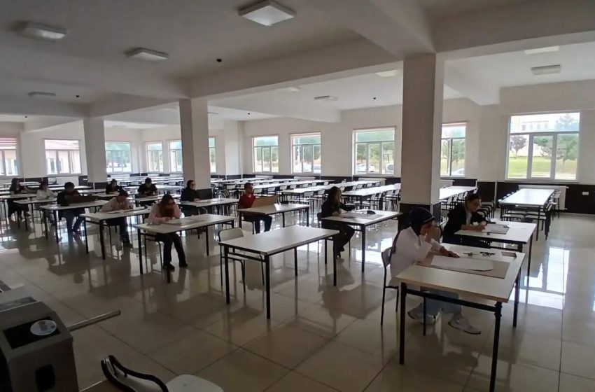  Öğretmen adayları performanslarını sergiledi